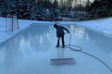 Tout simplement satisfaisant.  #NHLOutdoors au lac Tahoe les 20 et 21 février sur @NHLonNBCSpo ...