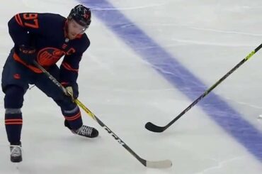 Eh bien, comment allez-vous, Ryan Nugent-Hopkins!? ...