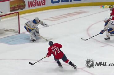 UN AUTRE candidat de Save of the Year Bravo, Linus Ullmark (@lullmark) ....