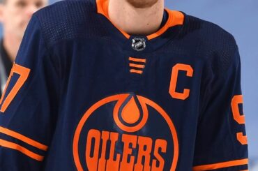 Voici un autre 500, Connor McDavid (@ mcdavid97)!  #NHLStats (via @pr_nhl) ...