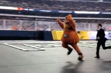 Toutes les règles sont désactivées lorsque @grittynhl sort.  @NHLBruins contre @philadelphiafl ...