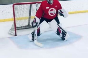 Moins de deux mois après une opération cardiaque, Henrik Lundqvist est de retour sur la glace.  ...