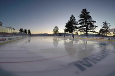 #NHLOutdoorsAfterDark est presque à nos portes.  Action de MINUIT, @vegasgoldenknigh ...
