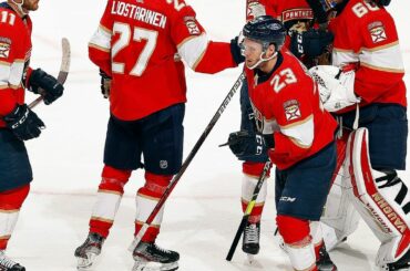 Trois buts consécutifs et le retour est terminé pour les @flapanthers!  Jamais E ...
