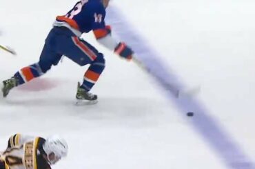 Mat Barzal (@ barzal97).  Bon au hockey ...