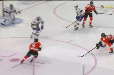 Tout le travail de Sean Couturier pour une beauté d'un but.  ...