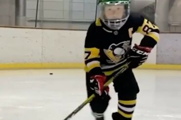 Torataro, 8 ans, est trop lisse!  #NHLFanSkills (@hockey_torataro) ...