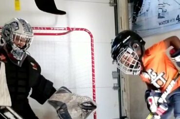 Rien de mieux que des trucs avec papa dans le garage!  #NHLFanSkills (@ 3 ans ...