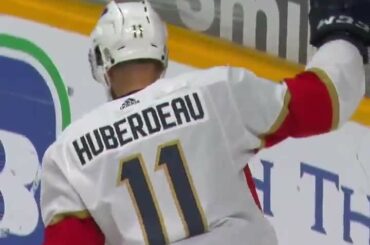 Sheesh, quelles mains sur Jonathan Huberdeau (@ jonnyhuby11) ....