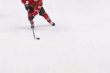 Cet OT entre les @nhlblackhawks et @tblightning était BONKERS.  ...