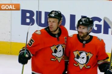 Ryan Getzlaf juste à la porte et il enterre le vainqueur de l'OT pour le @anaheimd ...
