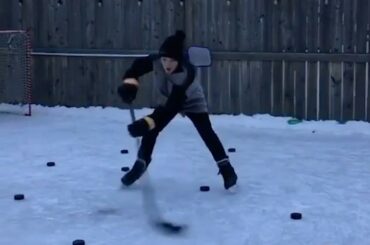 Attention Patrick Kane, la prochaine génération est là.  #NHLFanSkills (@carterye ...
