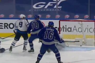 But 10/10 et glissade de Mason Appleton.  ...