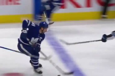 Le travail de John Tavares.  Le but de @williamnylander.  Magnifique....