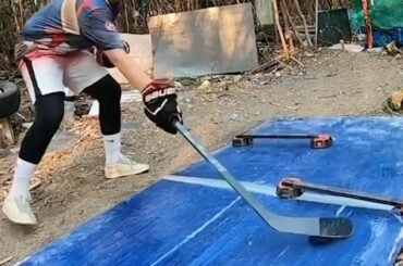 Mitaines soyeuses de Thaïlande!  #NHLFanSkills (@ hky_legend90) ...
