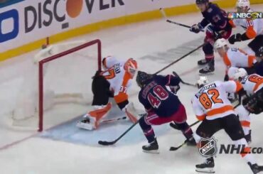 Adam Fox (@foxyclean) vient de sortir de la file, cependant.  : @nhlonnbcsports ...