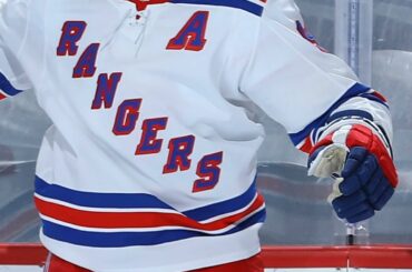 Voici les cinq points de Mika Zibanejad (@ zibanejad93) de ce soir ... SI LOIN.  Ther ...