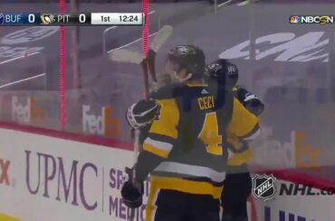 @ sam_lafferty18 se sent plus impertinent aujourd'hui.  : @nhlonnbcsports #WNH ...