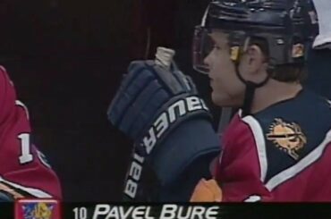 Joyeux anniversaire à la fusée russe, Pavel Bure!  Sa CINQUIÈME saison de 50 buts a été lancée ...