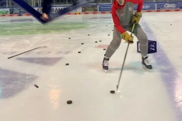 On dirait que @heybarber a un challenger!  #NHLFanSkills (@alex_kercs, @nhleuro ...