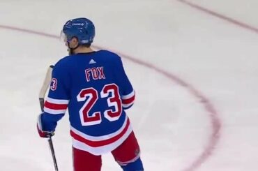 Adam Fox (@foxyclean).  Très bon au hockey ....