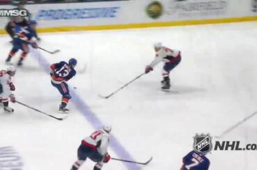 Nous pourrions regarder Mat Barzal (@ barzal97) en pleine effervescence toute la nuit ....