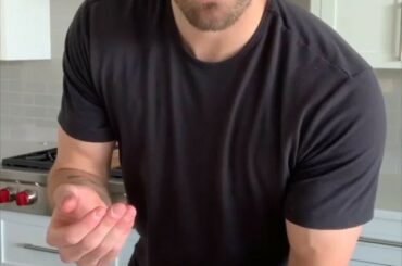 Crêpes au petit-déjeuner avec @louisdomingue?  Inscrivez-nous.  ‍ (@louisdomingue) ...