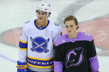 Les Thompson Brothers sont tous les deux officiellement dans la LNH ...