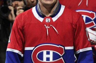 "Je suis sûr à 99% que personne ne battra jamais le record de Wayne Gretzky."  - @georgesstpierre ...