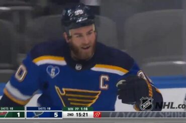 En désavantage numérique et une beauté à cela de la part du capitaine Ryan O'Reilly!  ...
