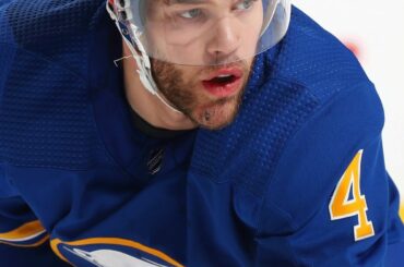 À l'attention des fans de @nhlbruins Voici ce que vous obtenez dans Tay, vainqueur du trophée Hart 2018 ...