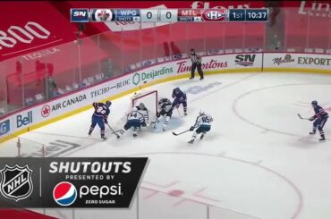 Encore une performance parfaite de Connor Hellebuyck qui collectionne les @pepsi s ...