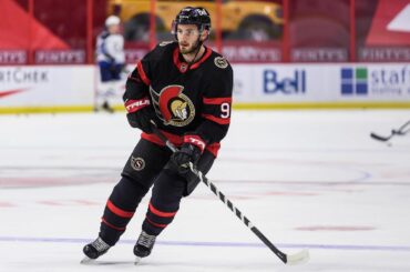 MTL OTT.  Victor Mete a fait le voyage rapide et joue son premier match avec h ...