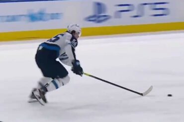 Mark Scheifele (@mscheif) sort pour une bouchée ...