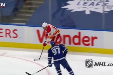 Heck of a pass de @ milan.lucic.17 dans son 1000e match!  ...
