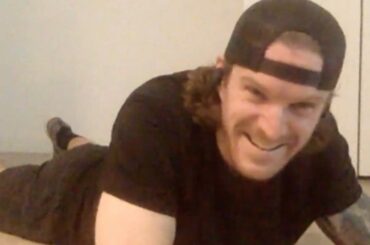 Les enfants, gardez votre cœur serré et votre esprit fort, tout comme les @NHLBruins.  Mak ...