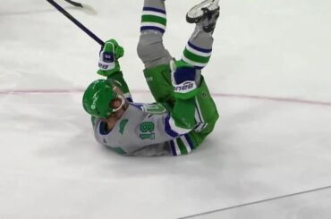 Nous aimons une bonne fête.  Faites-nous savoir qui a attrapé le #BudLightCelly du ...