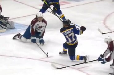 Beau mouvement de rondelle gracieuseté de @stlouisblues ....