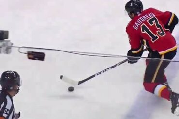 * cue the ping * @ johngaudreau03 va sur le toit! ...