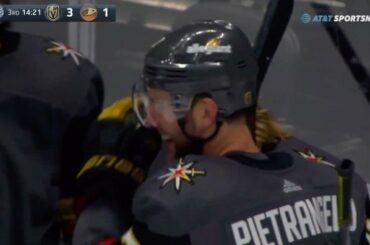 NEUF DROIT @vegasgoldenknights GAGNE !!!!!!!!!  ...