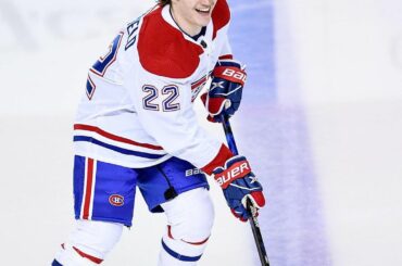 Il fait ses débuts dans la LNH ce soir, portant le numéro 22 pour le @canadiensmtl, @colecaufiel ...