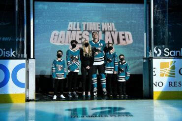 Le leader de tous les temps du GP de l'histoire de la LNH, Patrick Marleau, fête avec le peuple ...