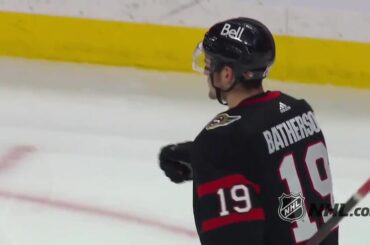 @bradytkachuk doit avoir des yeux derrière sa tête!  ...
