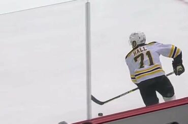 Eh bien, que diriez-vous de Taylor Hall (@ halls09)!? ...