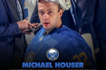 28 ans, gagne à ses 2 premiers départs dans la LNH.  Quel voyage cela a été pour Mic ...