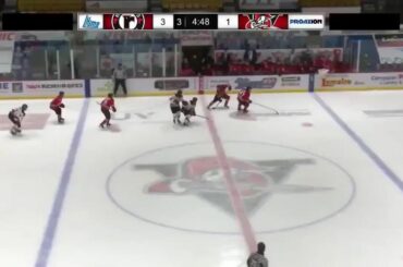 Alerte au but du gardien Thomas Sigouin allume la lampe lors des éliminatoires @lhjmq_qmjhl_ ...