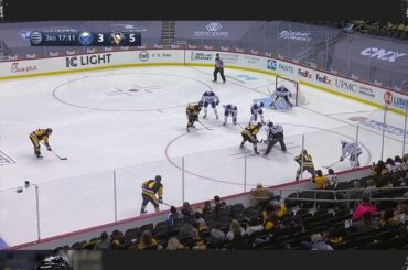 - Le quatrième but de la soirée de @ jeffcarter_77 - Le 40e but de @ austonmatthews des s ...