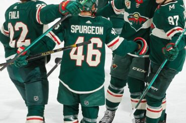 Un mot peut décrire ce retour: SAUVAGE!  Inscrivez-vous maintenant au #NHLBracket Cha ...