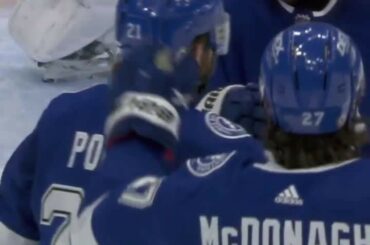 Obtenez une charge des mitaines serrées!  Irréel, Brayden Point ...