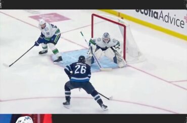 1) @ 26blakewheeler en route vers le filet 2) Michael Raffl de dernière seconde GWG 3) @c ...
